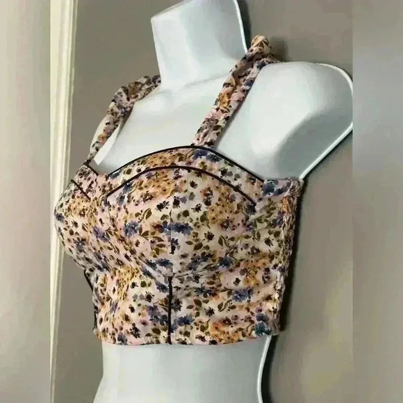 B.O.G Collection Floral Crop Top (404) - Picture 4 of 12